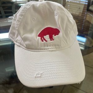 White Buffalo Bills NFL Vintage Collection adult baseball hat, one size.